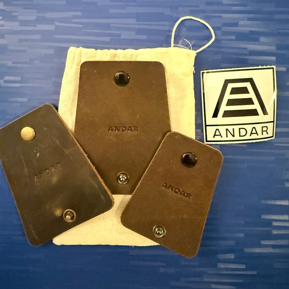 ANDAR Brown Leather Cord Keepers - Set of 3